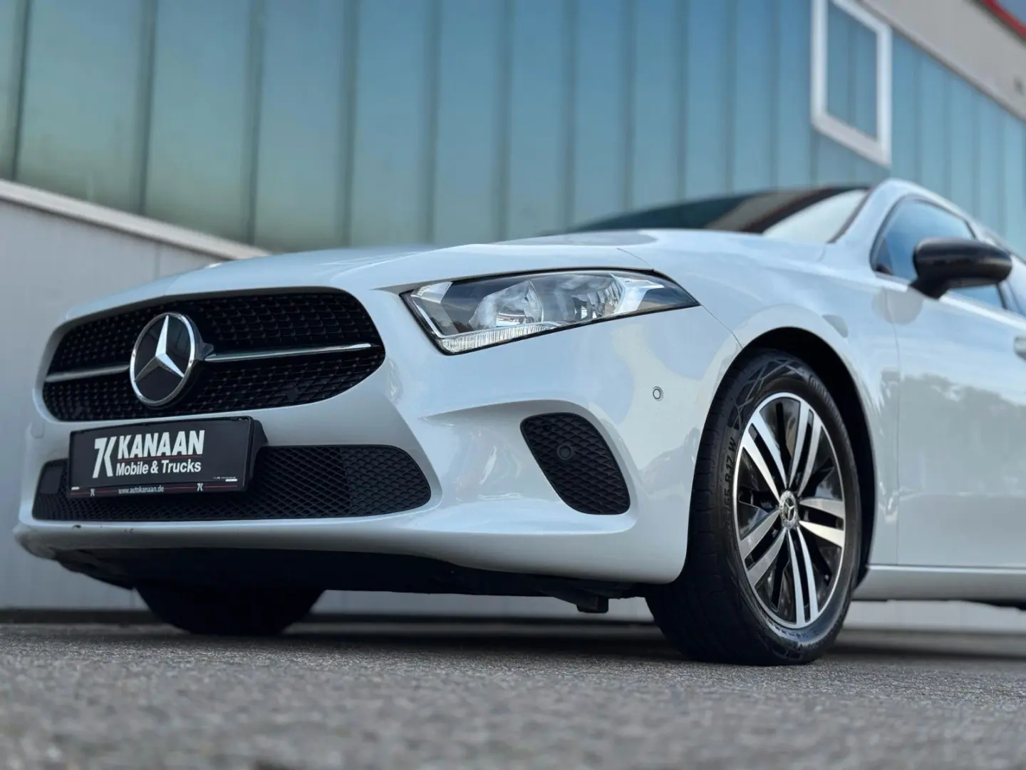 A 180d Progressive Limousine NAV CAM NIGHT 1.HD