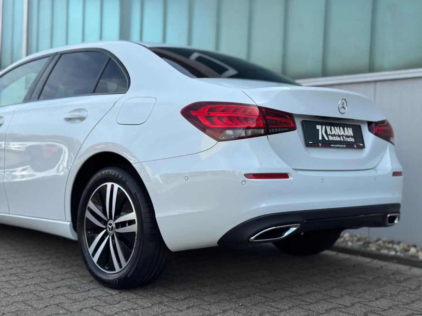 A 180d Progressive Limousine NAV CAM NIGHT 1.HD