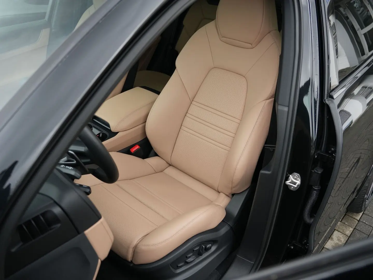 E-Hybrid Coupe SPORTDESIGN