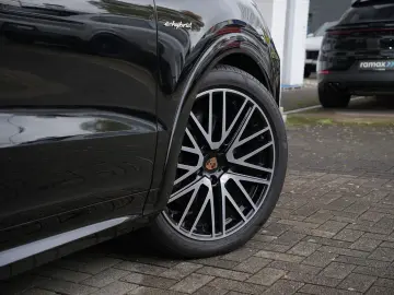 E-Hybrid Coupe SPORTDESIGN