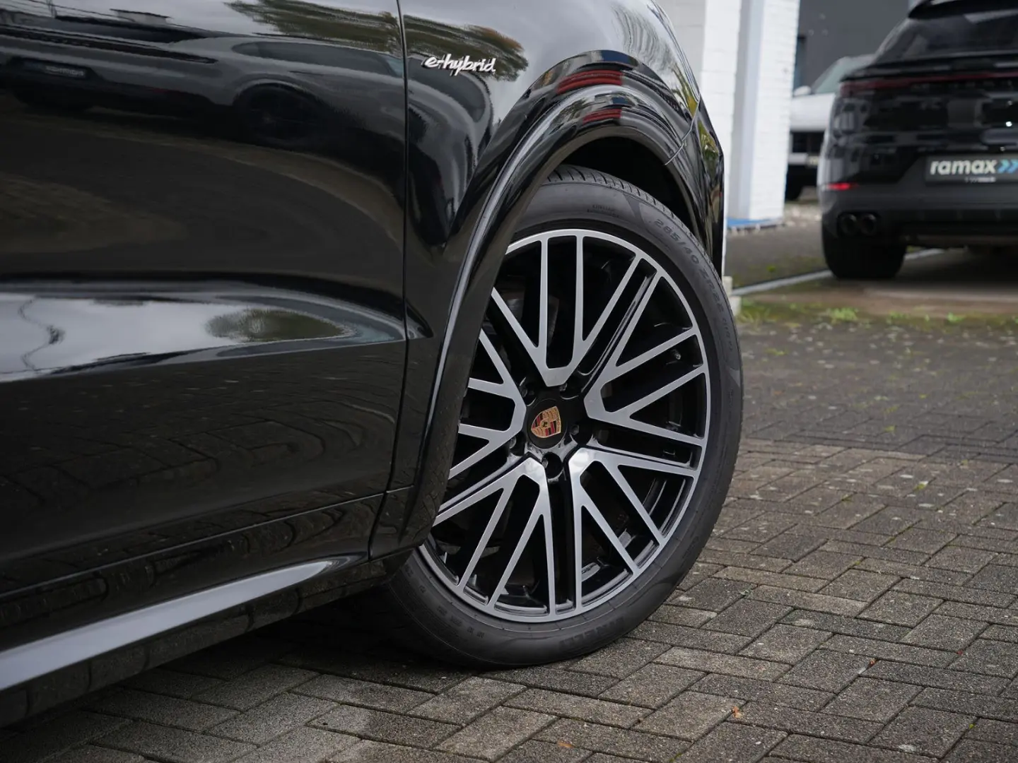 E-Hybrid Coupe SPORTDESIGN