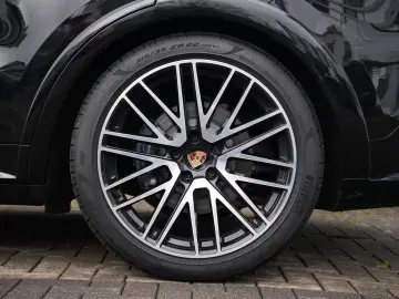 E-Hybrid Coupe SPORTDESIGN