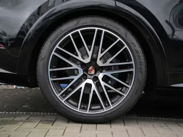 E-Hybrid Coupe SPORTDESIGN