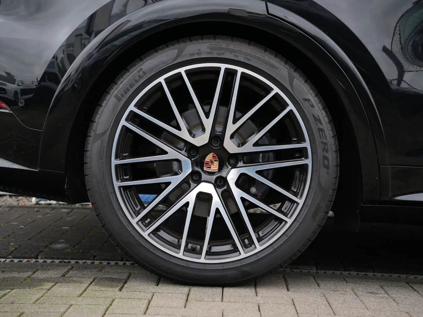 E-Hybrid Coupe SPORTDESIGN