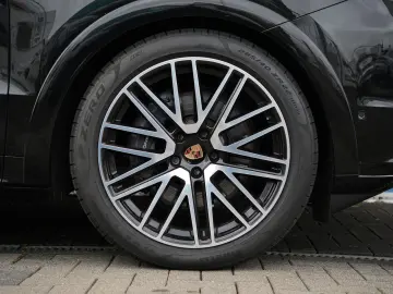 E-Hybrid Coupe SPORTDESIGN