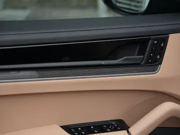 E-Hybrid Coupe SPORTDESIGN
