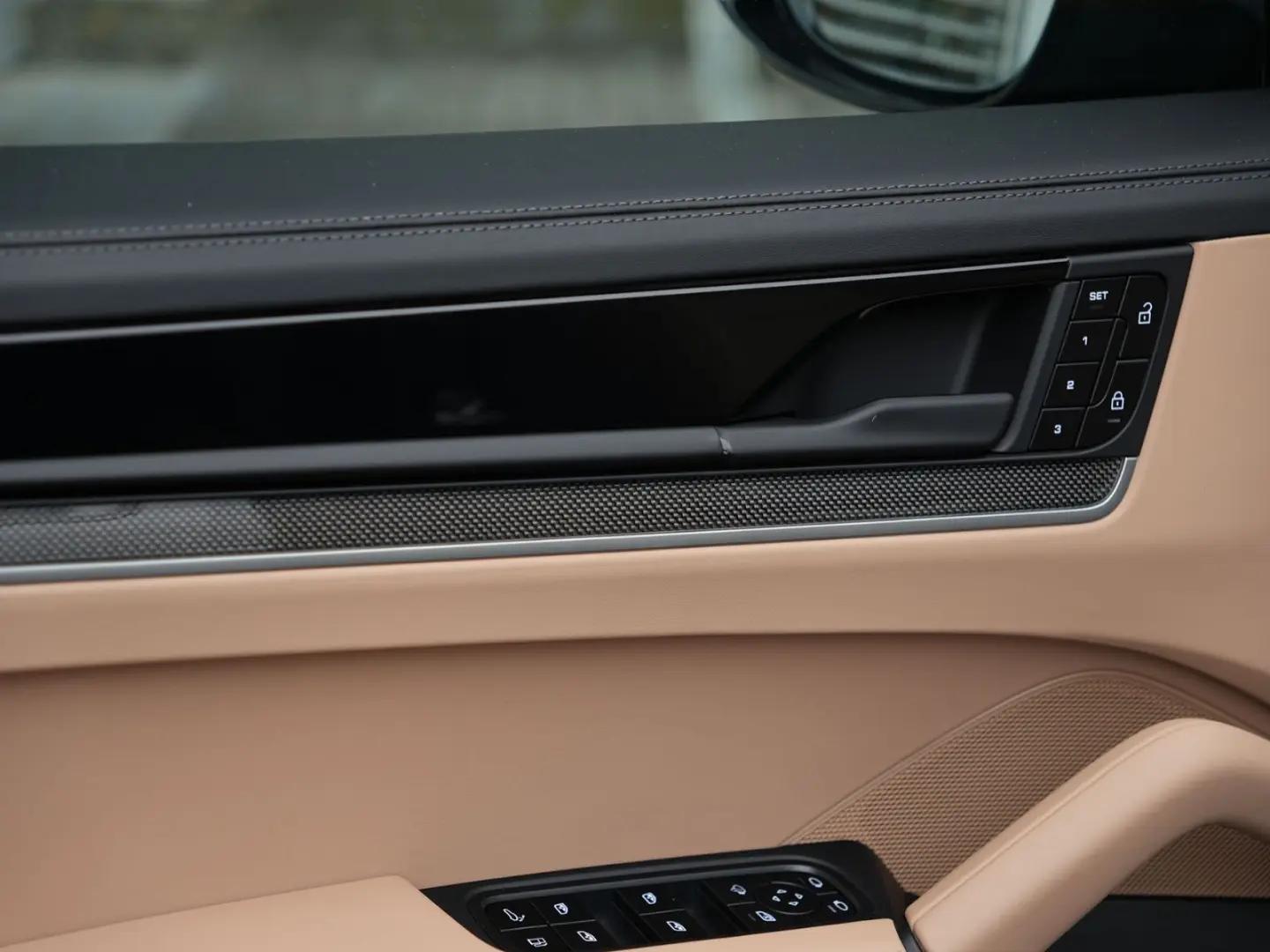 E-Hybrid Coupe SPORTDESIGN