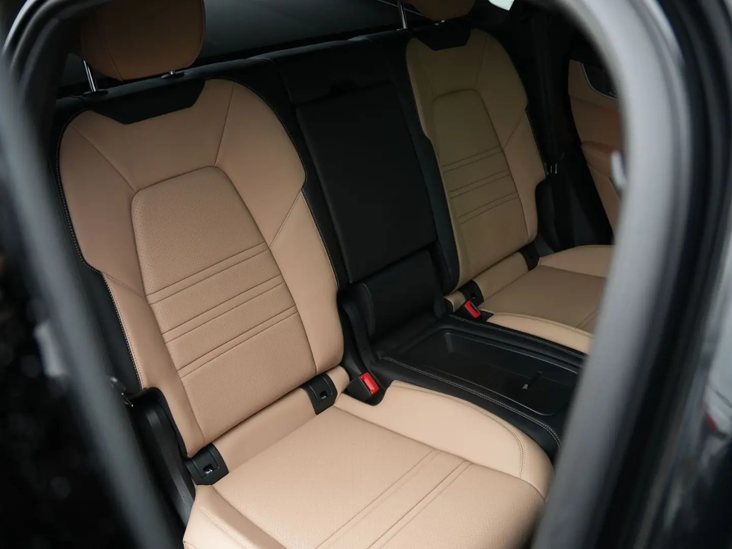 E-Hybrid Coupe SPORTDESIGN
