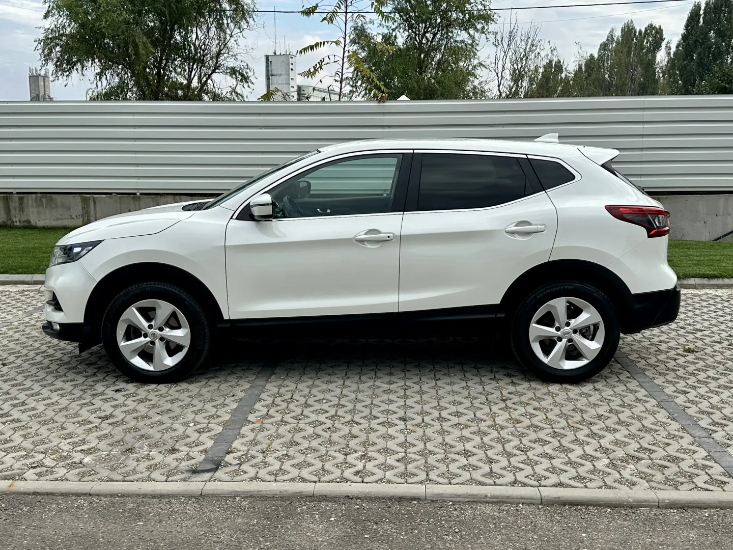 Nissan Qashqai carlig remorcare 154.000 Km  garantie  rate