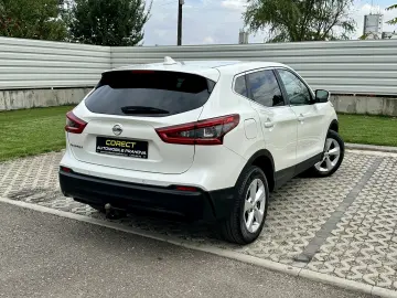 Nissan Qashqai carlig remorcare 154.000 Km  garantie  rate