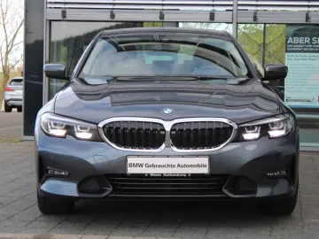 318d Limousine Sport Line Navi Live LED AHK DAB