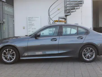 318d Limousine Sport Line Navi Live LED AHK DAB