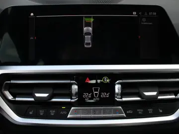 318d Limousine Sport Line Navi Live LED AHK DAB