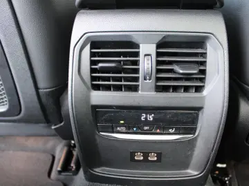 318d Limousine Sport Line Navi Live LED AHK DAB