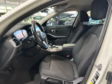 318 i Lim. Advantage  SHZ LED M Felgen PDC EU6d