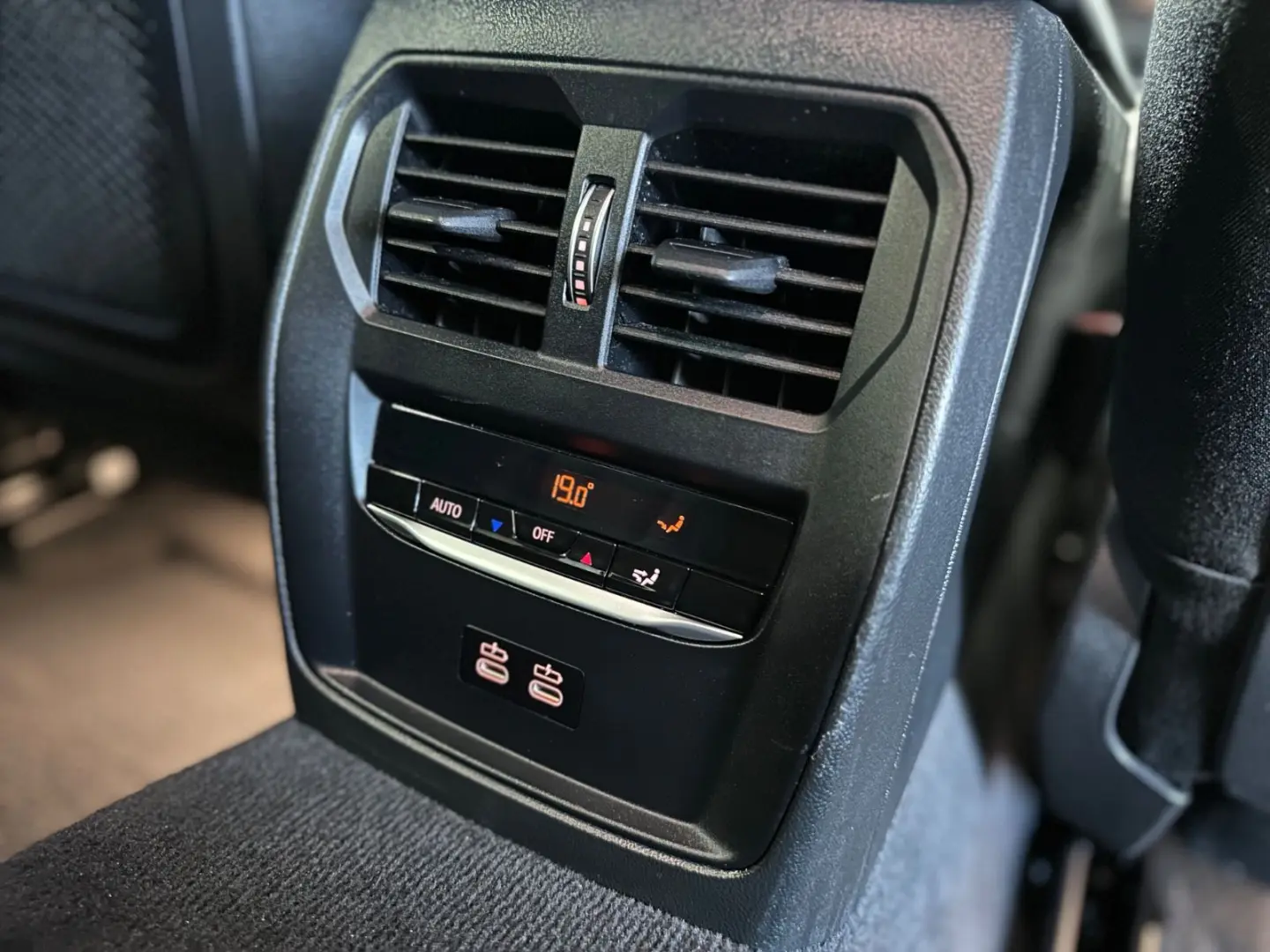 318 i Lim. Advantage  SHZ LED M Felgen PDC EU6d