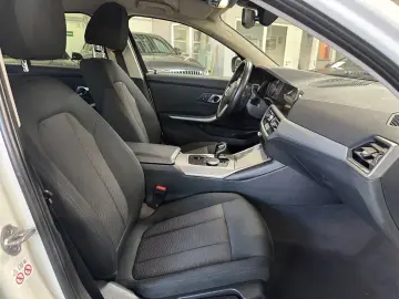 318 i Lim. Advantage  SHZ LED M Felgen PDC EU6d