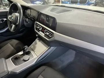 318 i Lim. Advantage  SHZ LED M Felgen PDC EU6d