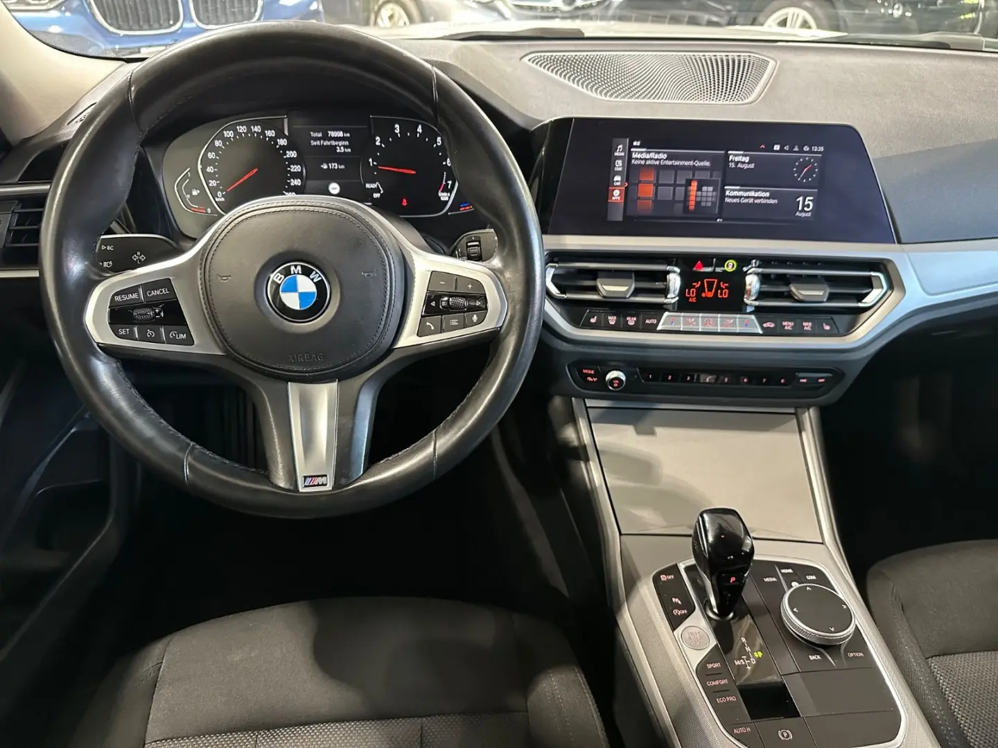 318 i Lim. Advantage  SHZ LED M Felgen PDC EU6d