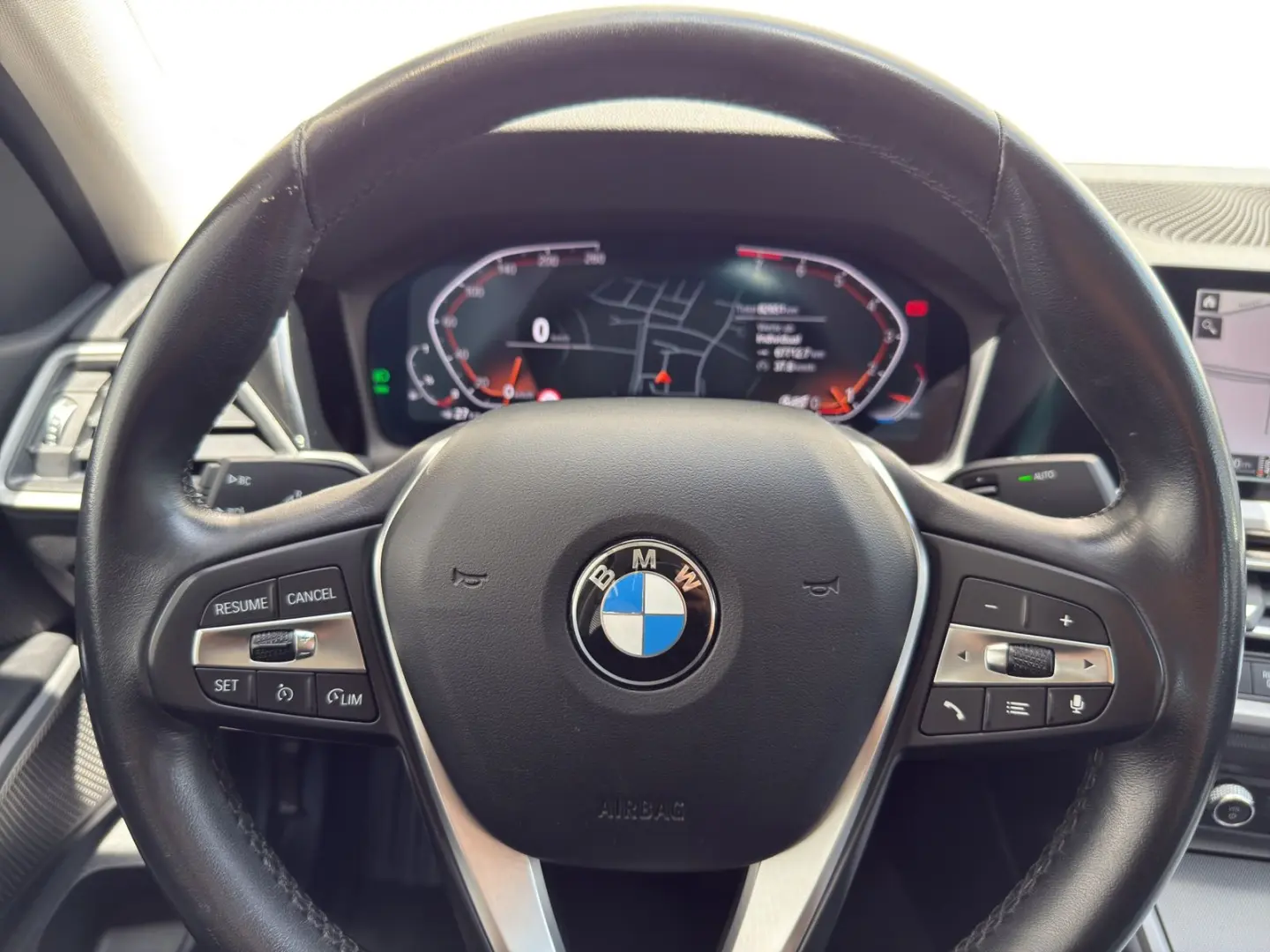 318i LimA Navi LED SHZ ParkAss DAB