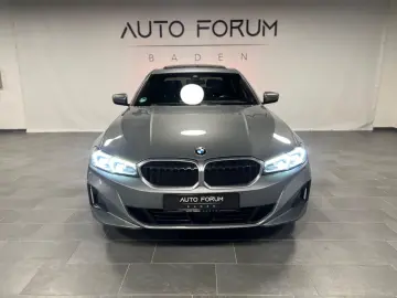 Lim. 320d LiveCockpit ACC LED SD Spur