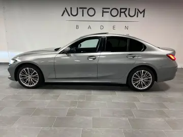 Lim. 320d LiveCockpit ACC LED SD Spur