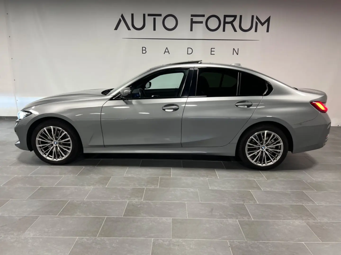 Lim. 320d LiveCockpit ACC LED SD Spur