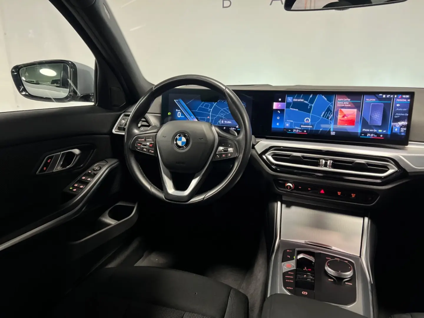 Lim. 320d LiveCockpit ACC LED SD Spur