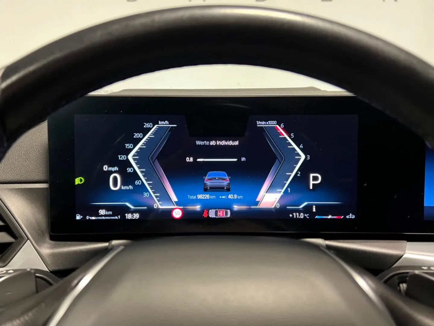 Lim. 320d LiveCockpit ACC LED SD Spur