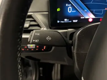 Lim. 320d LiveCockpit ACC LED SD Spur