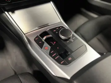 Lim. 320d LiveCockpit ACC LED SD Spur