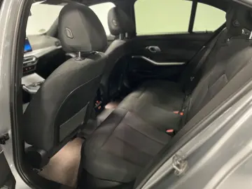 Lim. 320d LiveCockpit ACC LED SD Spur