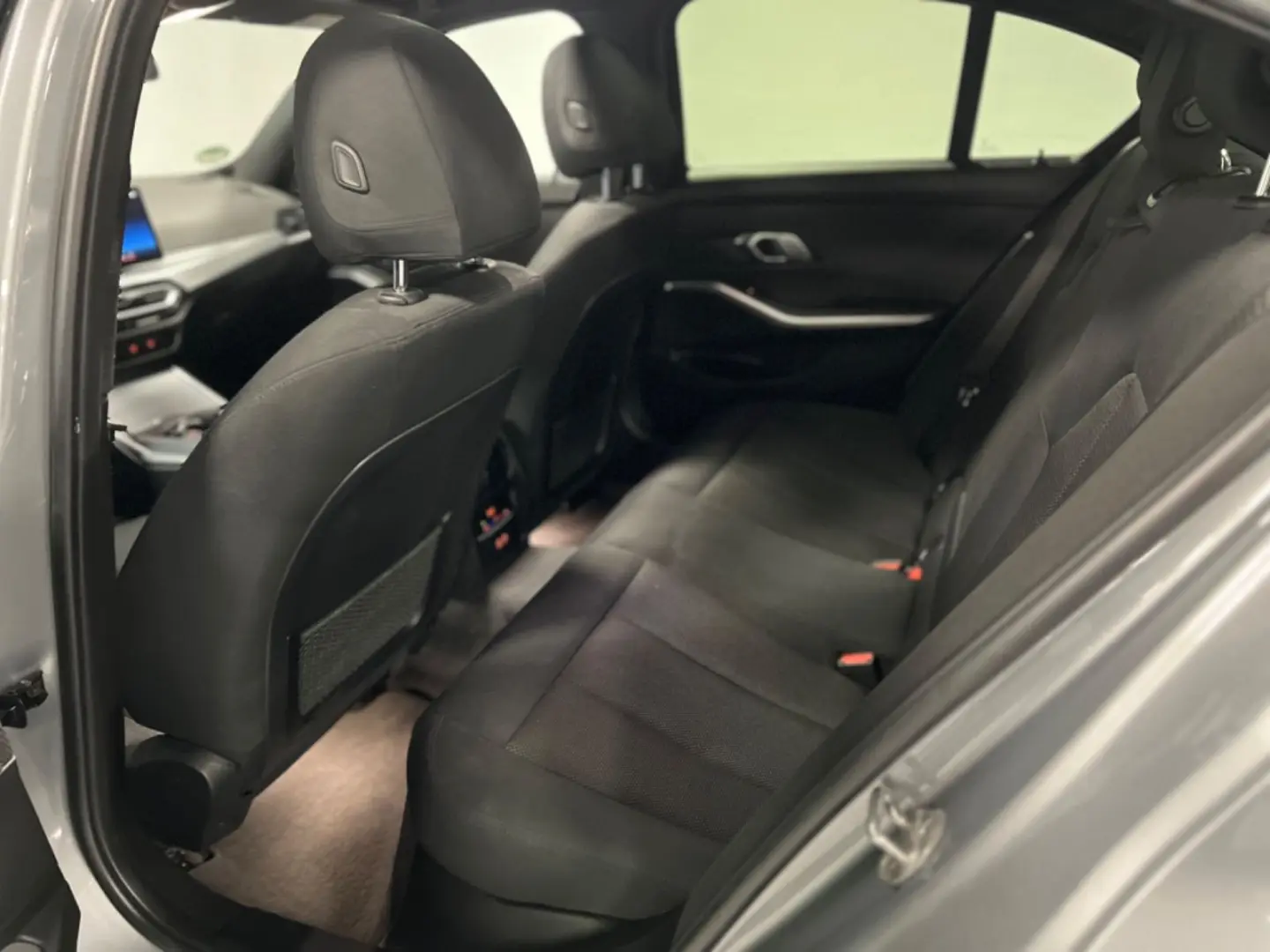 Lim. 320d LiveCockpit ACC LED SD Spur