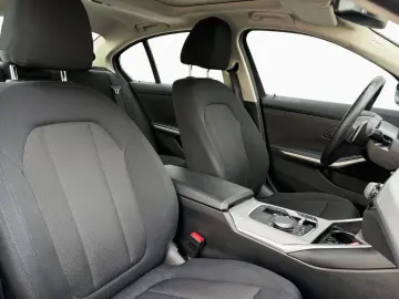 320e Limousine Widscreen Navi DA DAB GSD AHK LED