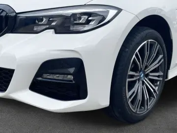 320e Aut. M Sport  AHK