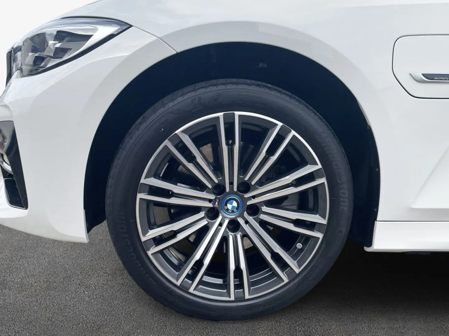 320e Aut. M Sport  AHK