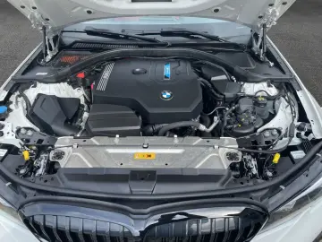 320e Aut. M Sport  AHK