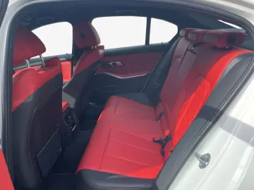 320e Aut. M Sport  AHK