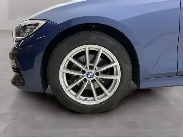 320i Limousine Navi Head-Up Laser PDC HiFi