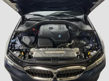 320i Limousine Navi Head-Up Laser PDC HiFi