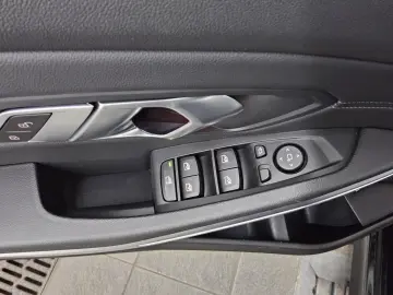 320e Sport-Line Navi LED LC Prof. Hifi RFK