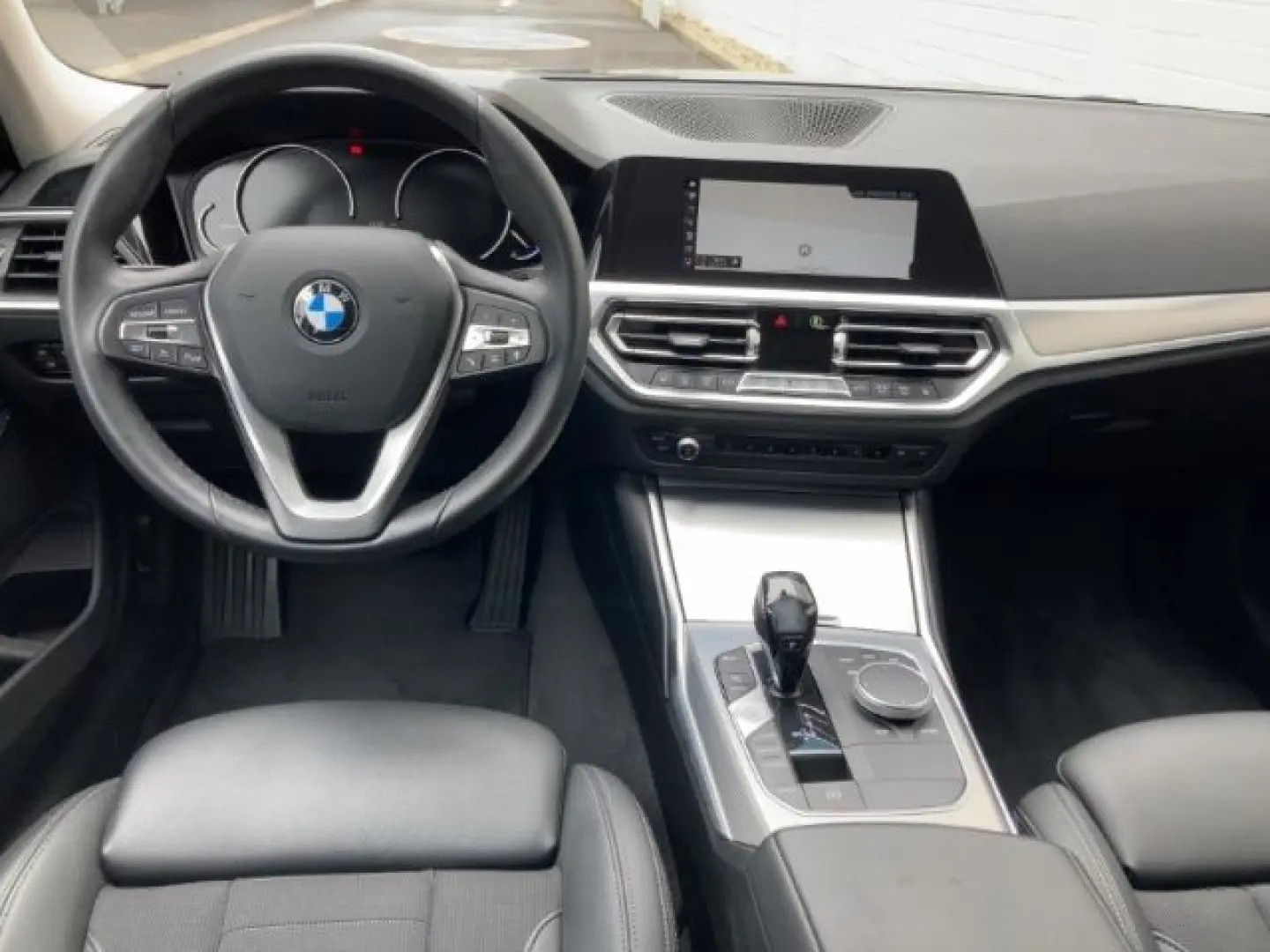 320 i Lim Sport Line Navi Dig Cockpit LED 3-Zone