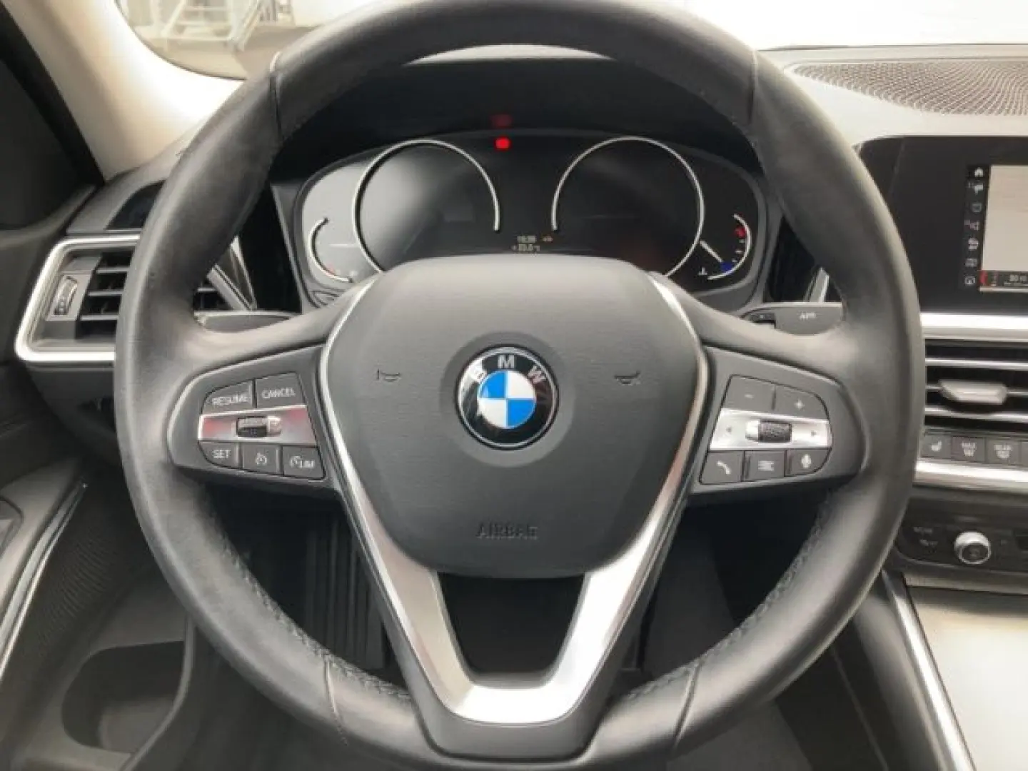 320 i Lim Sport Line Navi Dig Cockpit LED 3-Zone
