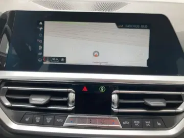 320 i Lim Sport Line Navi Dig Cockpit LED 3-Zone