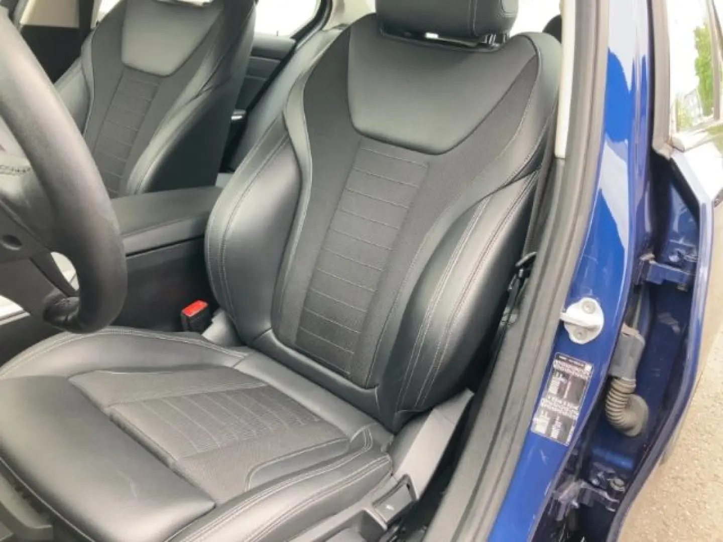 320 i Lim Sport Line Navi Dig Cockpit LED 3-Zone