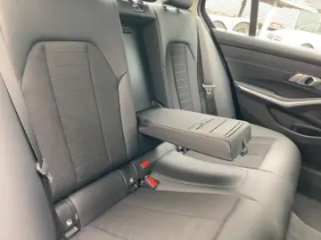 320 i Lim Sport Line Navi Dig Cockpit LED 3-Zone