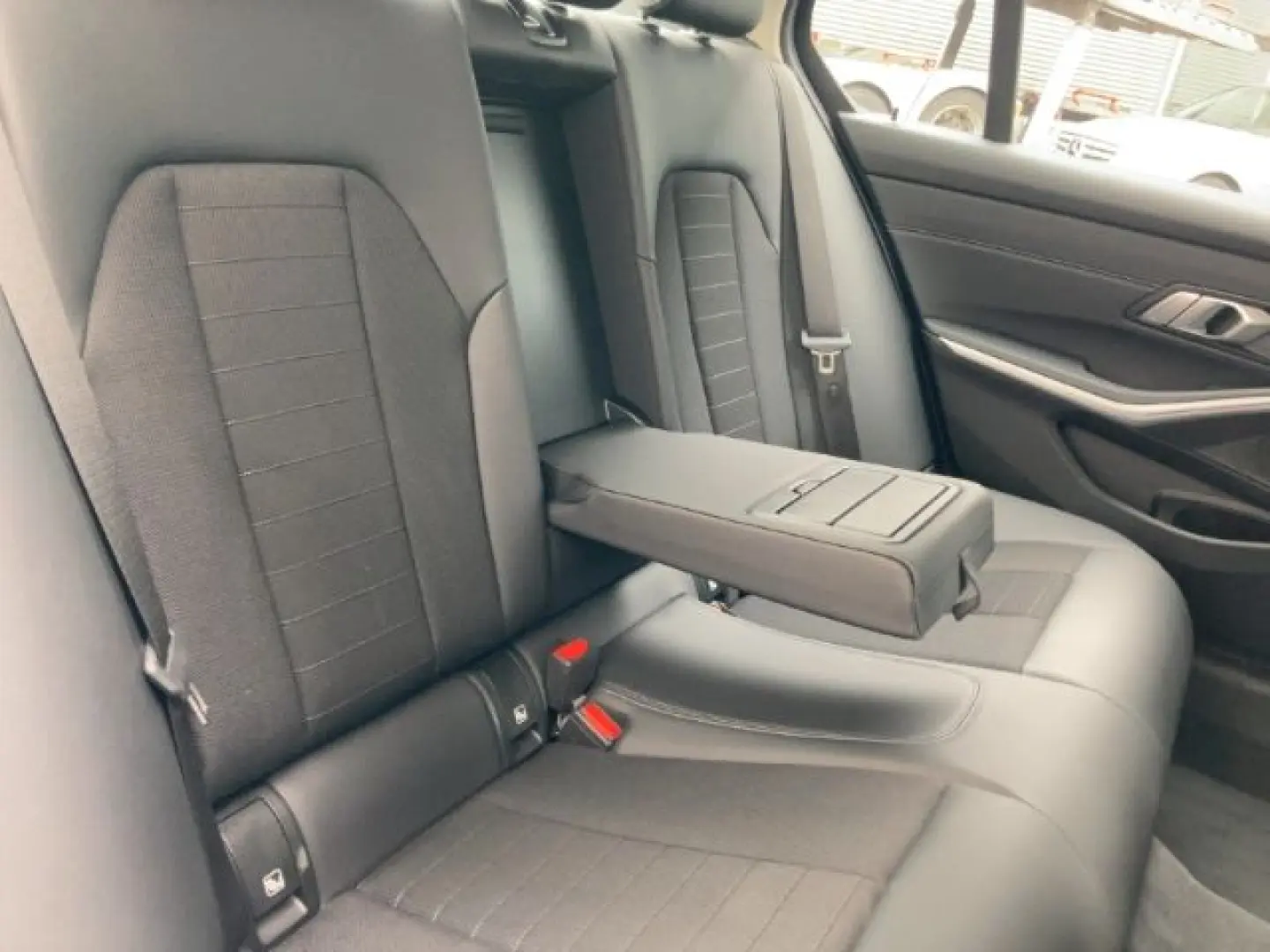 320 i Lim Sport Line Navi Dig Cockpit LED 3-Zone