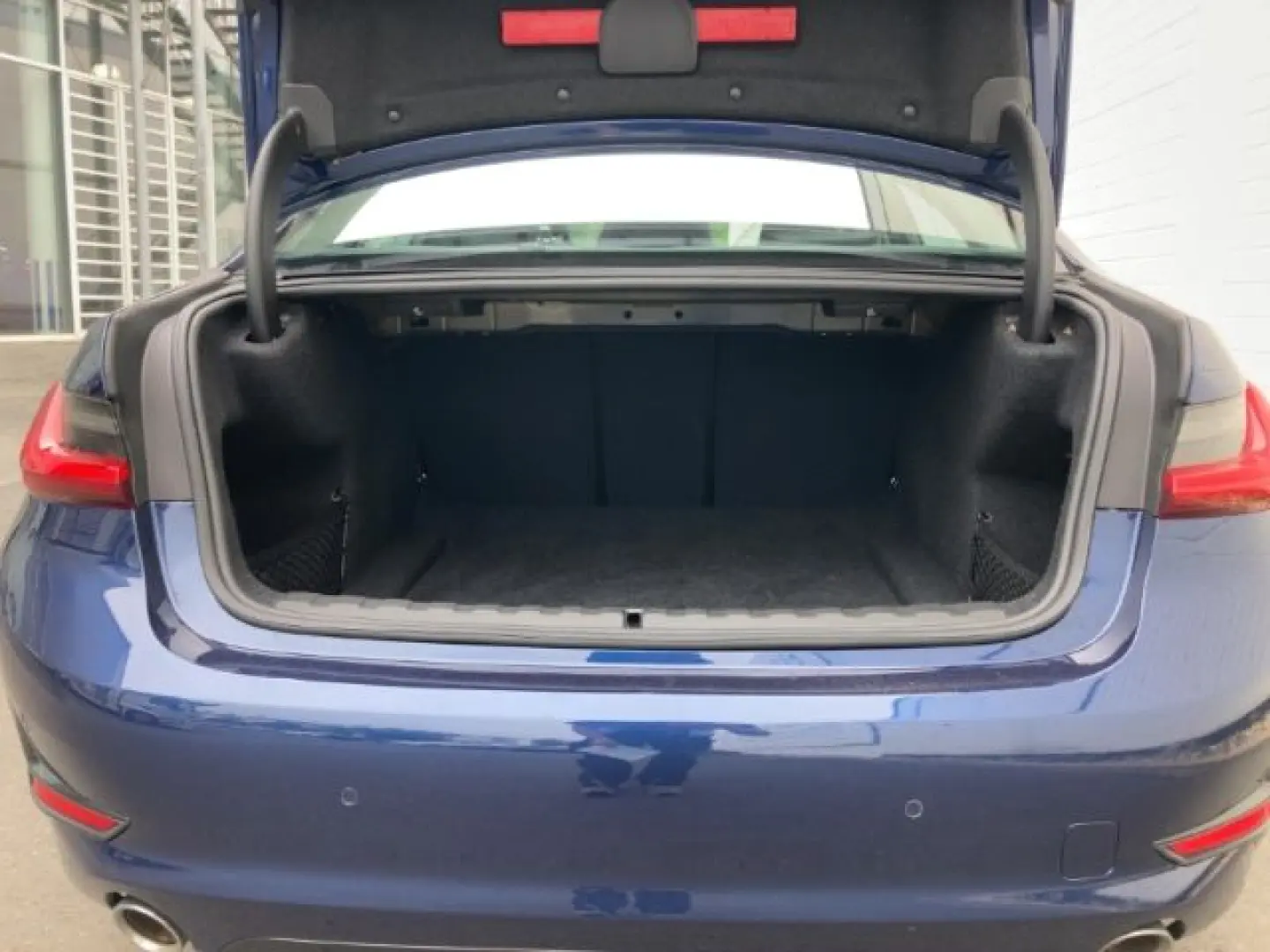 320 i Lim Sport Line Navi Dig Cockpit LED 3-Zone