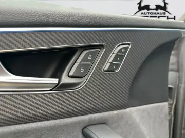 RSQ8 quattro Dynamik  305km h B&O Massage