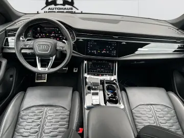RSQ8 quattro Dynamik  305km h B&O Massage